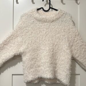 Little cutie pie sweater 
Long sleeve really soft! 
You are gonna be in clouds 🥸